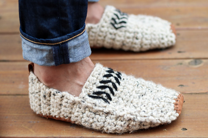 unisex-knitted-crochet-slippers-pattern