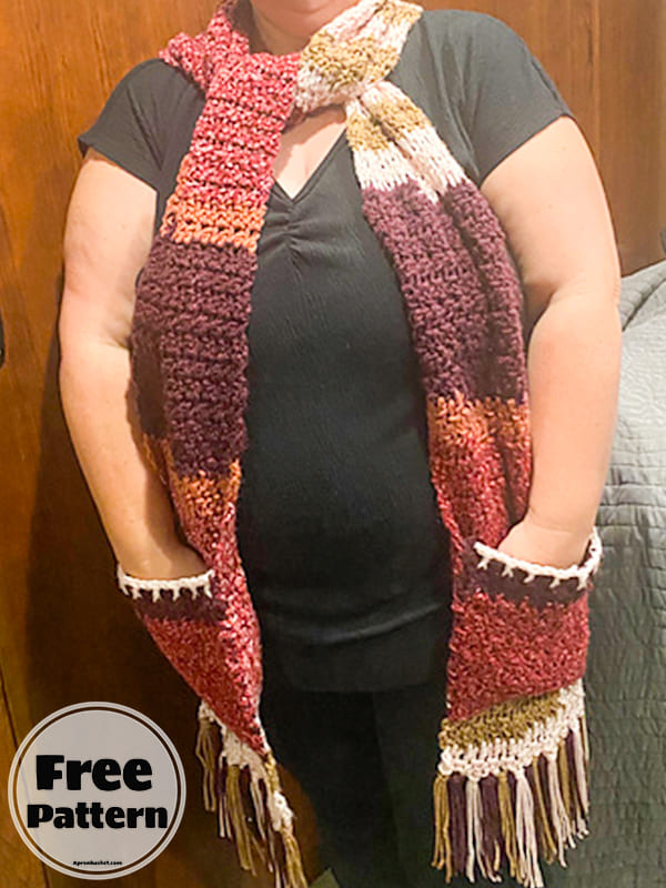 crochet scarf with pockets