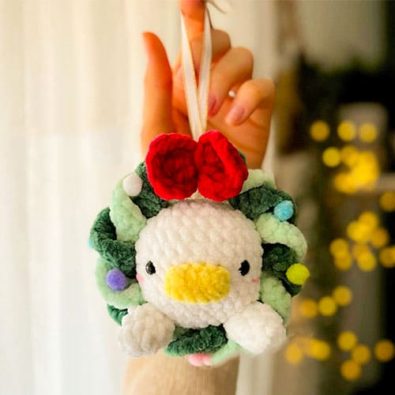 crochet-duck-christmas-wreath-free-pattern