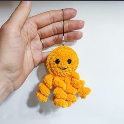 crochet-jellyfish-keychain-free-pattern