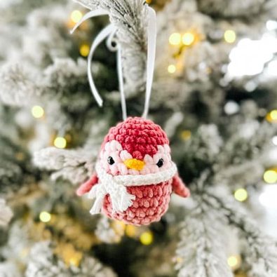 free-penguin-crochet-christmas-ornament-pattern