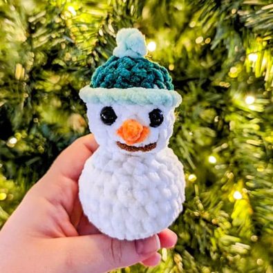mini-plush-free-crochet-snowman-pattern