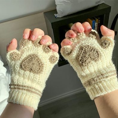 cat-paw-crochet-fingerless-gloves-pattern-free