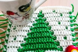 christmas-tree-crochet-coasters-free-pdf-pattern