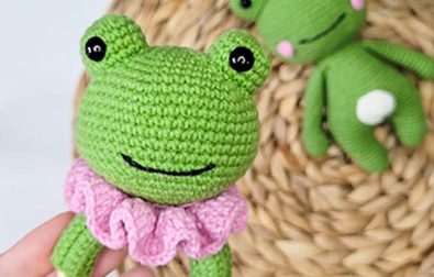 crochet-frog-baby-rattle-free-pdf-pattern