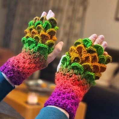 fingerless-crochet-dragon-floves-free-pattern-pdf