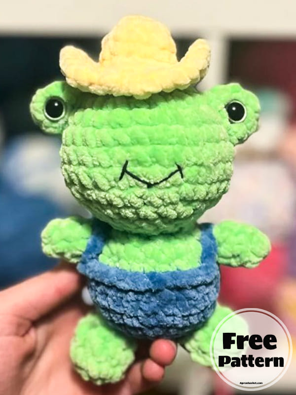 Free Crochet Frog In Overalls Pattern (2