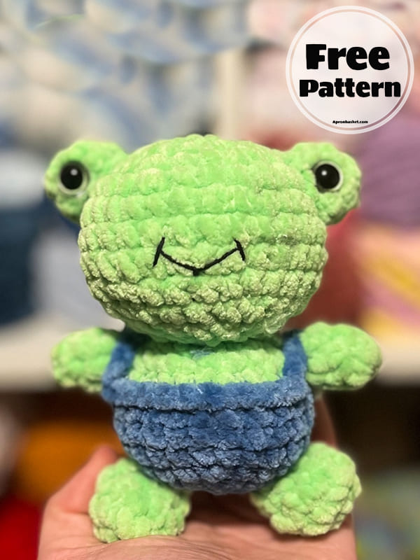 Free Crochet Frog In Overalls Pattern (3)