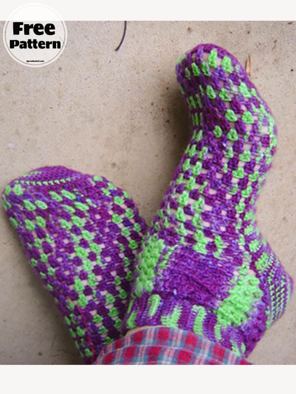 Heart Socks Free Valentine's Day Crochet Pattern