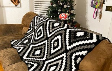 square-easy-bulky-crochet-blanket-free-pattern