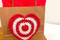 valentine-heart-crochet-coasters-free-pattern