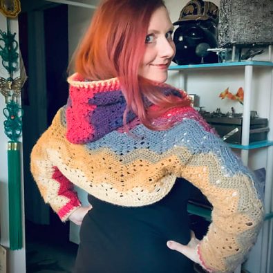 amazing-free-crop-hoodie-crochet-pattern
