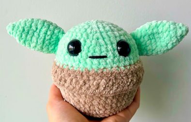 free-amigurumi-baby-yoda-crochet-pattern