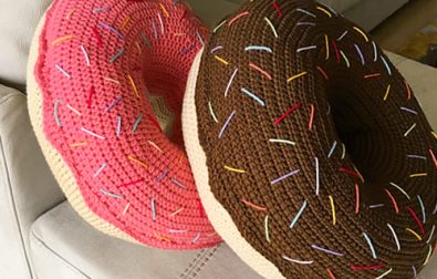 chocolate-and-strawberry-free-crochet-donut-pillow-pattern