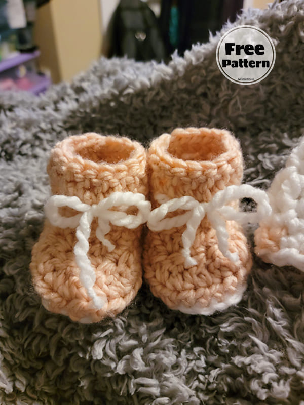 Comfortable Winter Baby Crochet Booties Free Pattern