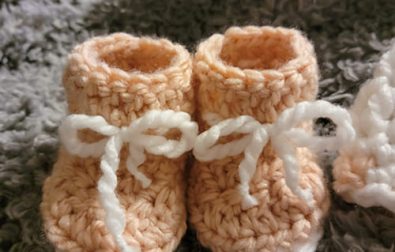 comfortable-winter-baby-crochet-booties-free-pattern