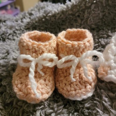 comfortable-winter-baby-crochet-booties-free-pattern