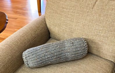 cute-cylinder-crochet-pillow-free-pattern