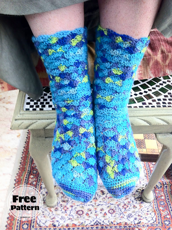 Fish Scale Free Crochet Knee Socks Pattern 