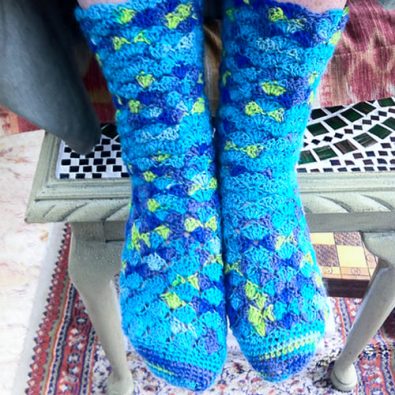 fish-scale-free-crochet-knee-socks-pattern