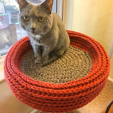 free-chic-crochet-cat-bed-pattern