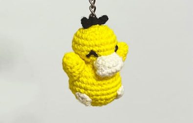 free-psyduck-keychain-crochet-pattern