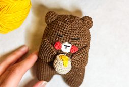 honey-bee-tiny-crochet-bear-amigurumi-free-pdf-pattern