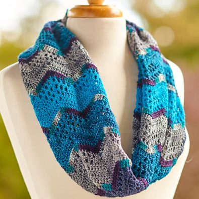 free-beginner-infinity-scarf-crochet-pattern