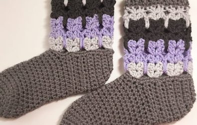 with-cat-sock-crochet-heart-pattern-free