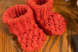 bean-stitch-baby-booties-free-crochet-pattern