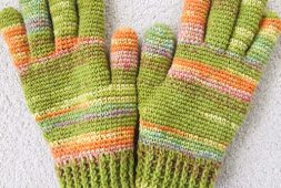 easy-crochet-gloves-with-fingers-pattern