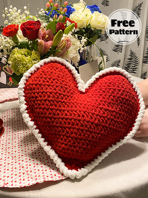 Romantic Note Pocket Heart Crochet Pillow Pattern Free 