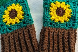 small-crochet-fingerless-gloves-pattern-free