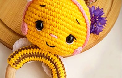 crochet-bee-rattle-amigurumi-free-pdf-pattern