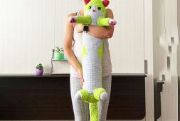 crochet-cat-pillow-free-pattern