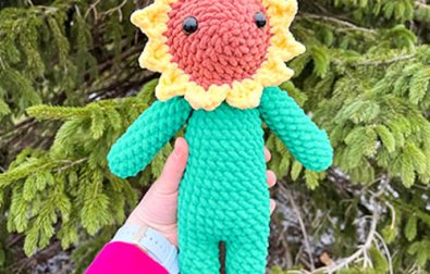 free-crochet-flower-doll-amigurumi-pdf-pattern