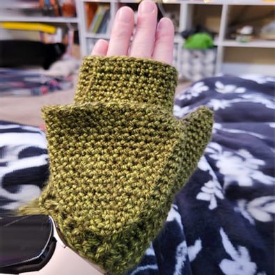 free-crochet-pattern-for-fingerless-gloves-with-flap