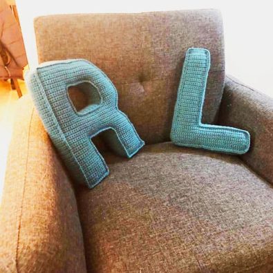 letters-and-numbers-crochet-pillow-design-free-pattern