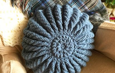 pleated-free-crochet-pillow-pattern-easy