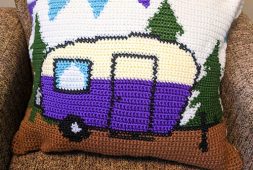 caravan-camper-free-crochet-pillow-cover-pattern