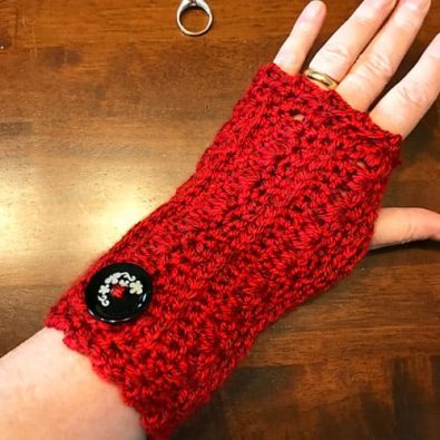 crochet-lace-fingerless-gloves-free-pattern