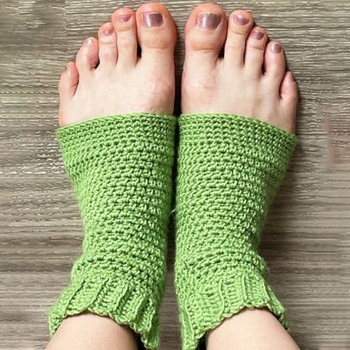 light-green-crochet-free-yoga-sock-pattern