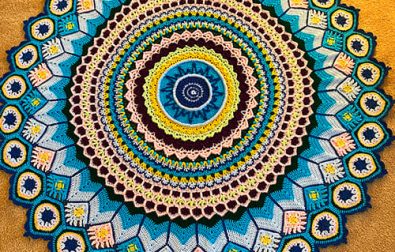 peacock-afghan-crochet-circle-blanket-free-pattern