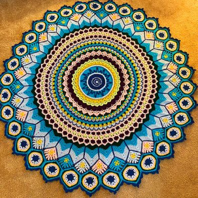 peacock-afghan-crochet-circle-blanket-free-pattern