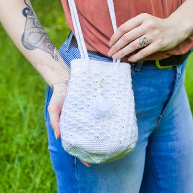 shell-stitch-crochet-drawstring-bag-free-pattern