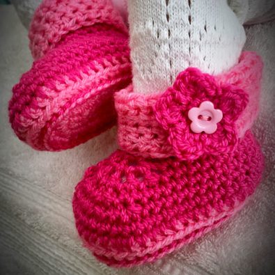 tiny-baby-booties-crochet-free-pattern