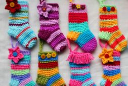 tiny-free-crochet-christmas-sock-pattern