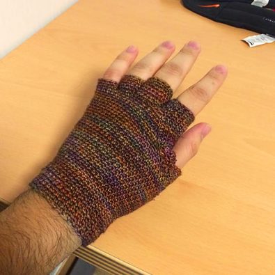 women-and-men-crochet-half-finger-gloves-free-pattern