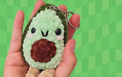 free-crochet-avocado-keychain-pdf-pattern
