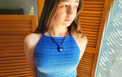 blue-crop-crochet-halter-top-easy-free-pattern